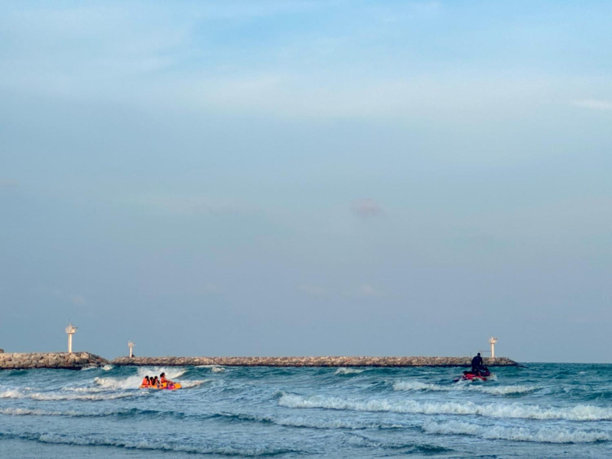 Sea&Mountain View,5 Mins Walk To Famous Beach With King Size Bed Hua Hin Exterior photo
