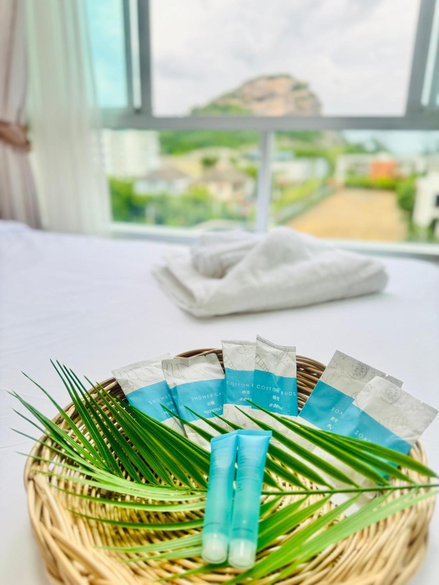 Sea&Mountain View,5 Mins Walk To Famous Beach With King Size Bed Hua Hin Exterior photo