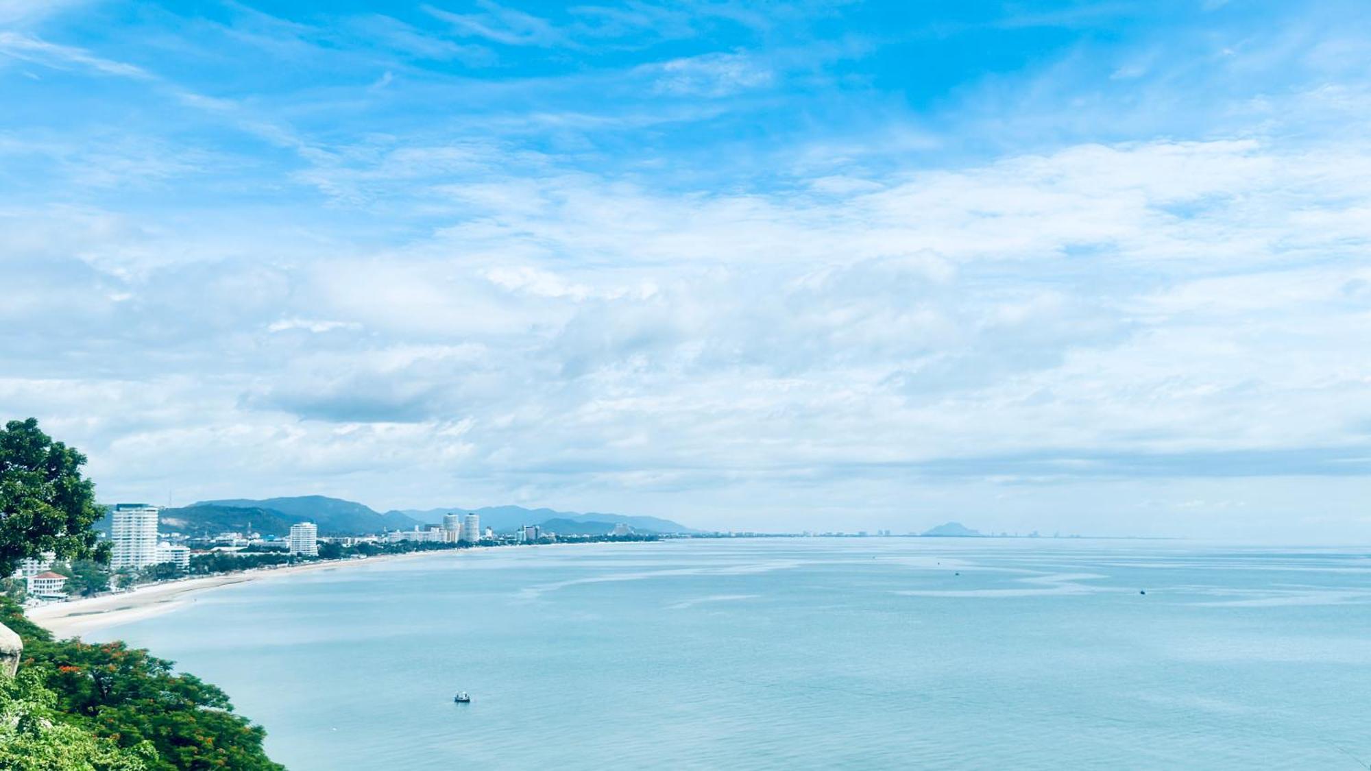 Sea&Mountain View,5 Mins Walk To Famous Beach With King Size Bed Hua Hin Exterior photo