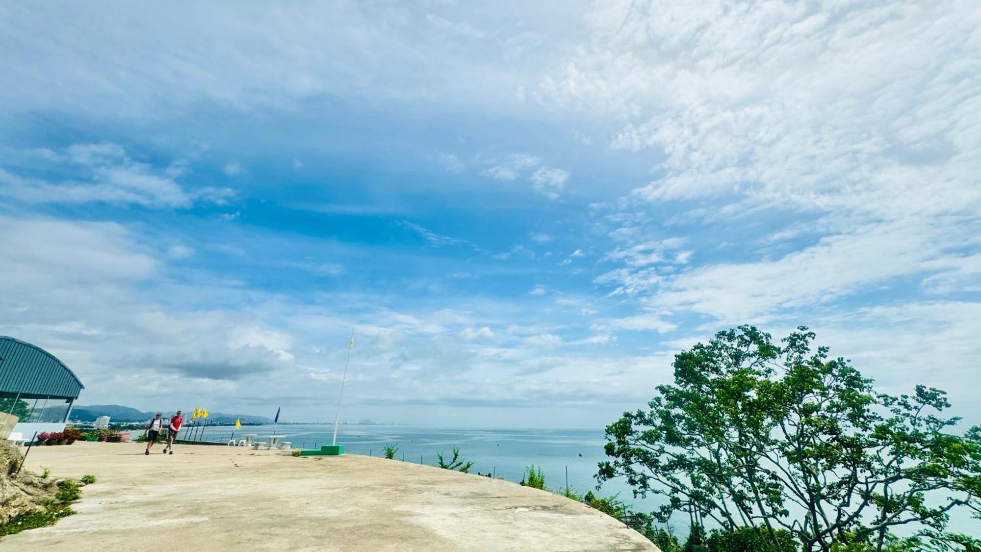Sea&Mountain View,5 Mins Walk To Famous Beach With King Size Bed Hua Hin Exterior photo